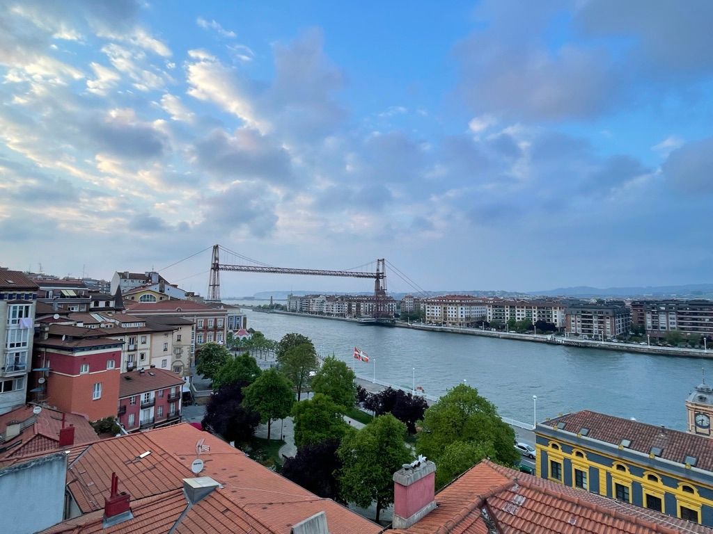 Bridge in Bilbao at sunset. From my own stock of photos. ⓒ Rob Hoeijmakers 