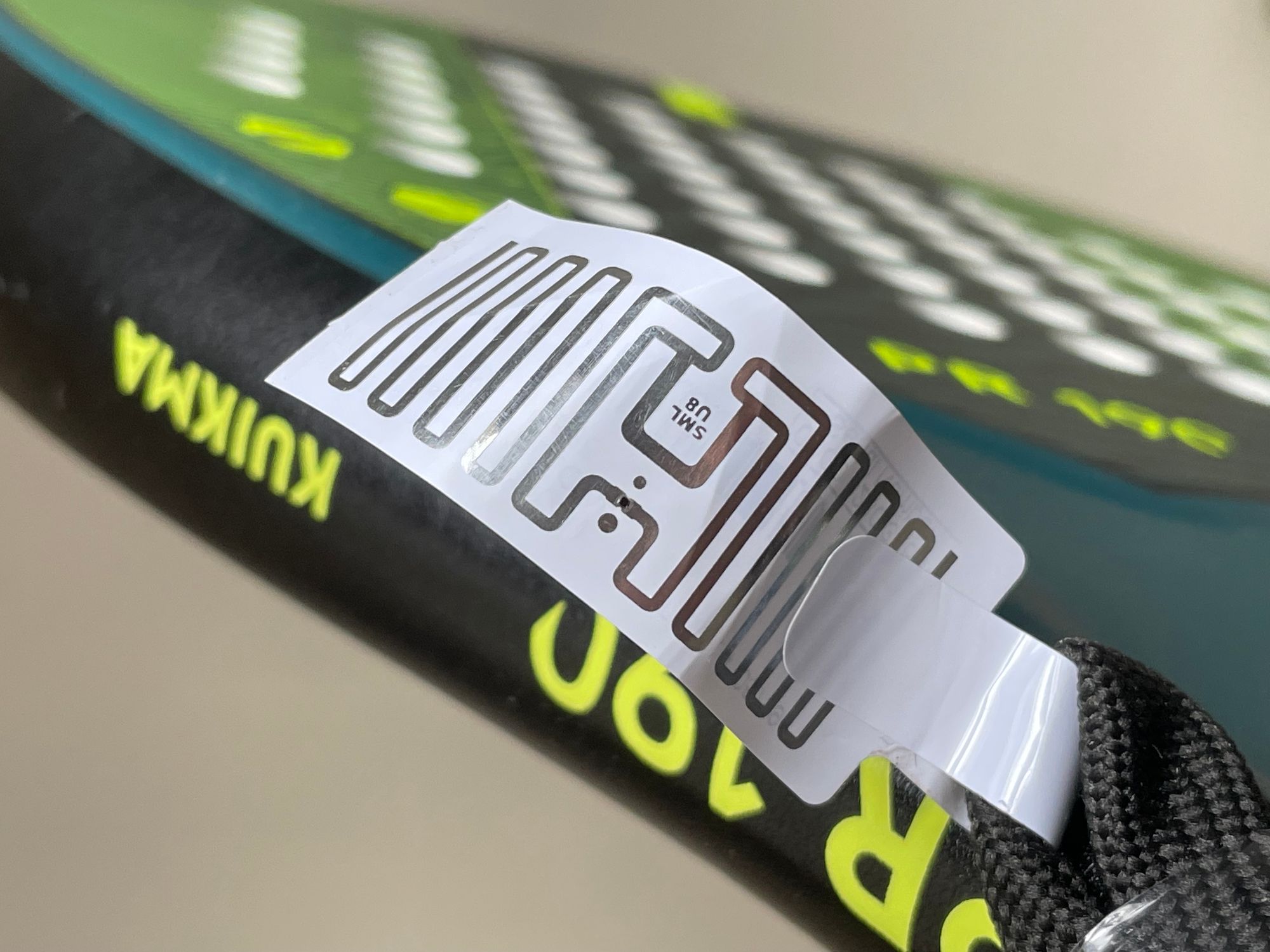 RF-tag on a Decathlon padel racket  